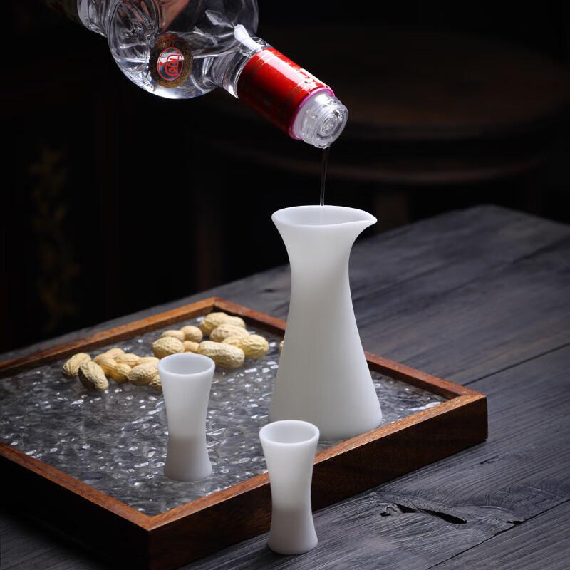 Chaxun Mutton-fat Jade Ceramic Baijiu Drinking Set