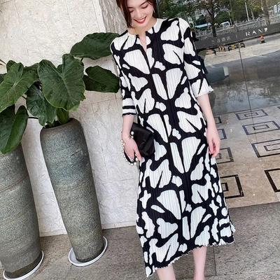 Dress Female New Fold Print Light Luxury Loose V -neck Seven -cuff A -line Skirt Shows Thin Casual Fashion Female