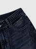 Jeans da donna slim micro-svasati con tasche ricamate e lavaggio scuro