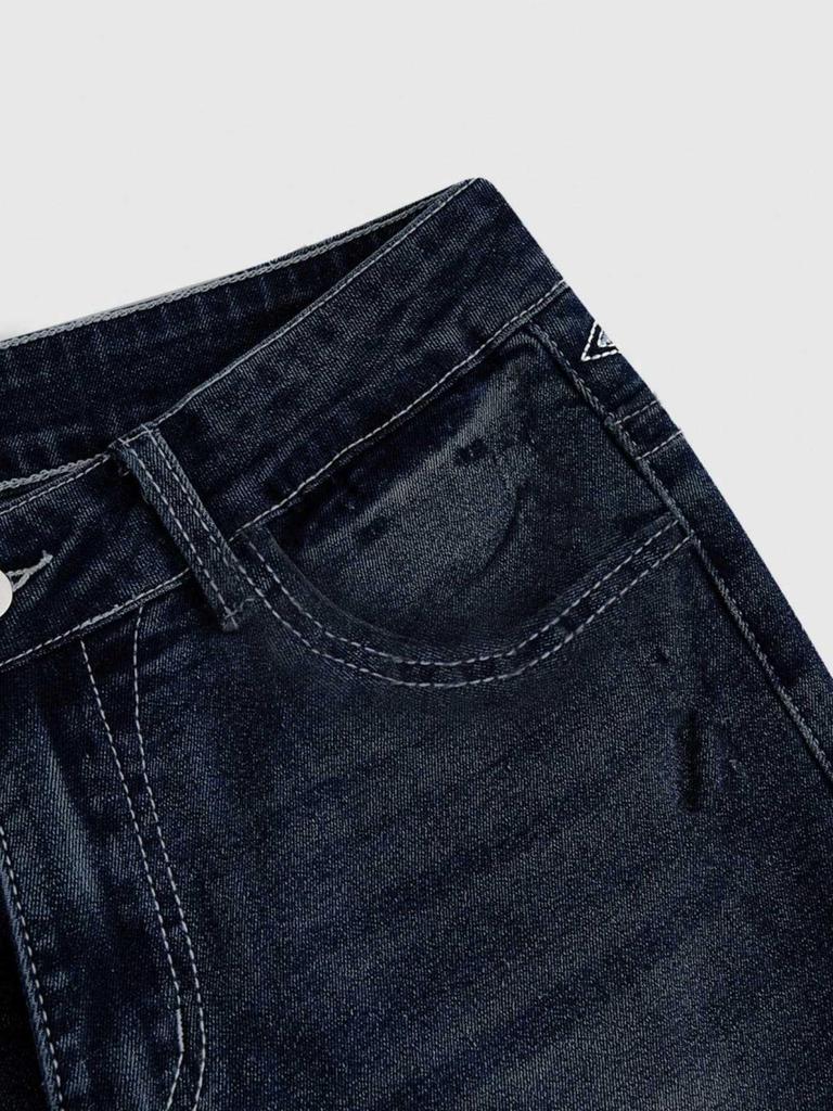 Jeans da donna slim micro-svasati con tasche ricamate e lavaggio scuro