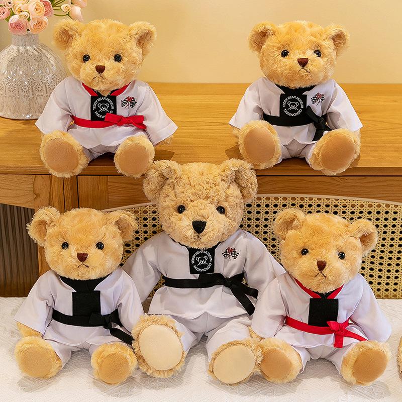 Taekwondo björn plyschleksak nallebjörn docka kreativ utklädningsdocka gripmaskin gåva