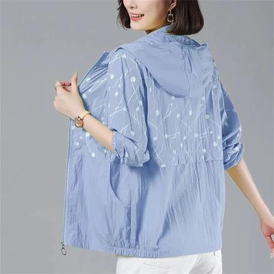 Novedad de verano, abrigo Base fino, ropa de protección solar para mujer, chaquetas con capucha, moda informal, prendas de vestir exteriores holgadas para mujer