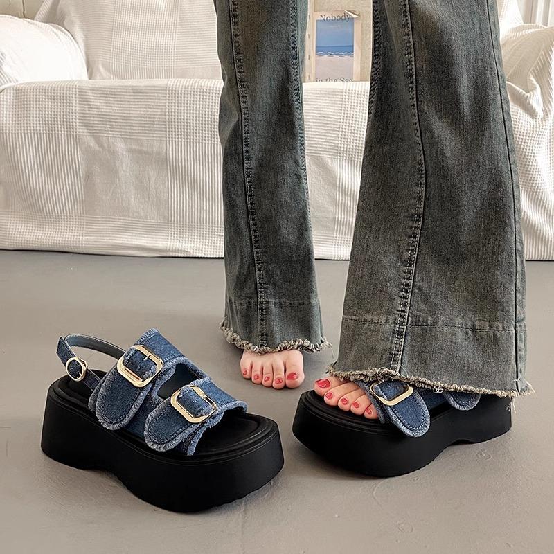 Special Yilkang platform sandals women's summer wear high-end new versatile wedge heel beach shoes