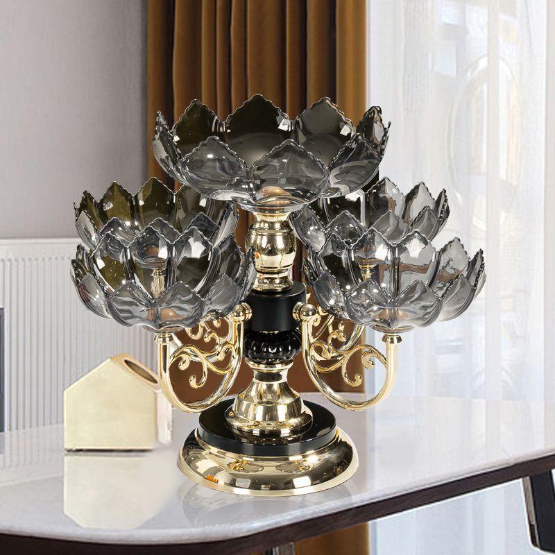 

Легкая роскошная многослойная вращающаяся хрустальная тарелка для фруктов в европейском стиле. Многослойная хрустальная тарелка для фруктов в европейском стиле.