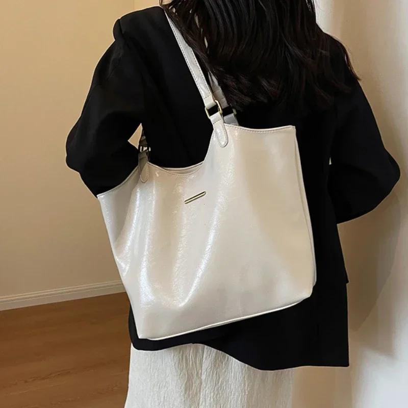 Big Women Shoulder Bags Large Capacity Tote Bag 2025 Winter Vintage Solid Color Zipper Leather Travel Retro Handbag Purse