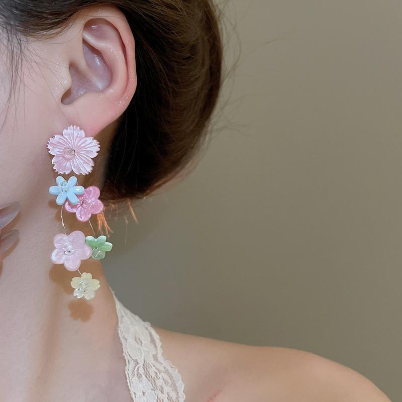 Flowers by the Ear~ Silver Needle Resin Colored Flower Fringed Stud Earrings Sweet Princess Style Earrings Fashionable Versatile Earrings