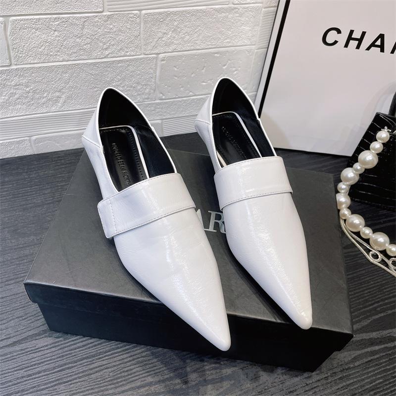 Cowhide~ Japanese Small Leather Shoes 2025 New Versatile Black One-pedal French Pointed Cat Heel Light Mouth Single Shoes