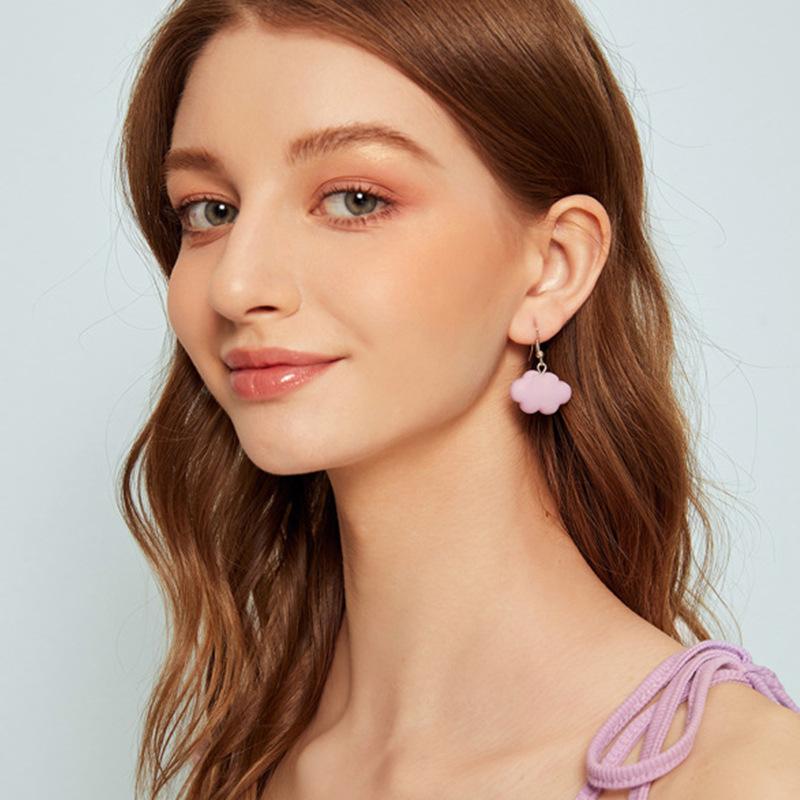 New Fashion Cute White Cloud Stud Earrings Delicate Mushroom Clouds for Women Girls Ear Jewelry Wholesale Gifts Bear