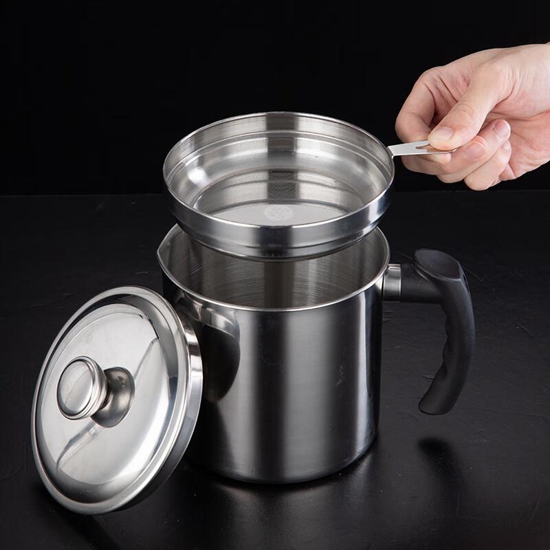 ARKIE 304 Stainless Steel Oil Dispenser with Strainer