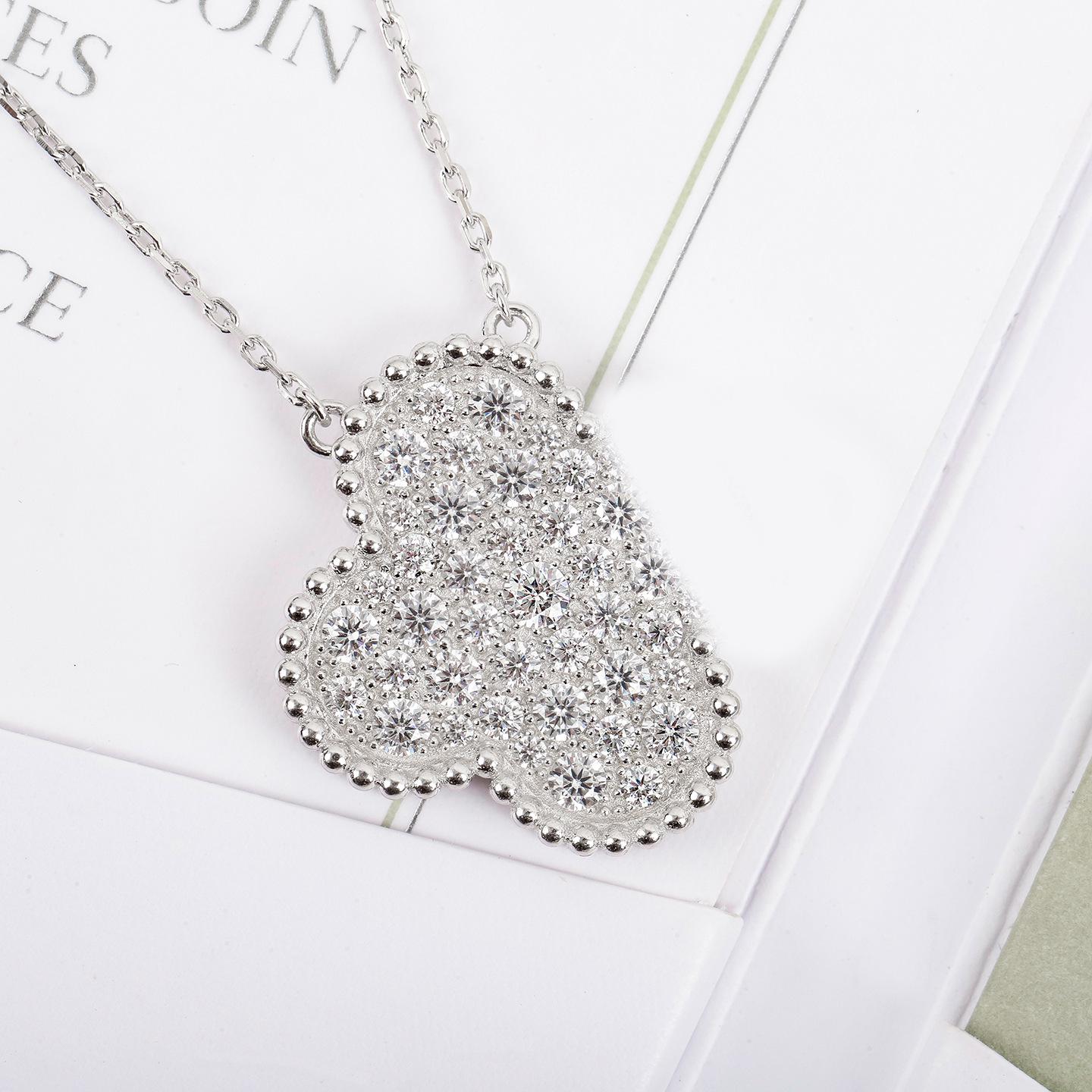 

Elegant Four-Leaf Clover Necklace: Luxe Design in V Gold & Copper with Full Diamond Accents for Women V Gold серебряный