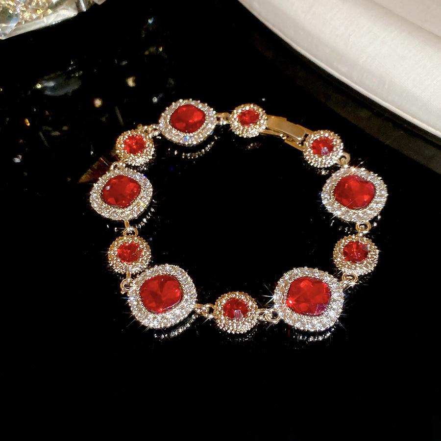 European and American diamond-encrusted flower hollow bracelet light luxury bracelet exquisite jewelry