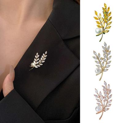 Damen Brosche Hochglanz Strassstein-Inlay Funkelnde Kunstperle Weizen-Design Reversnadel Anti-Rutsch-Verschluss Schal Abzeichen Kleidung Taschen Zubehör