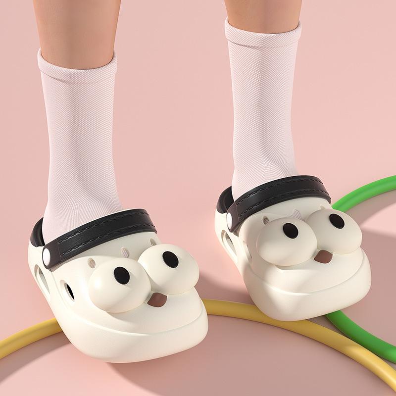 

EVA two-color children s big eyes hole shoes slippers summer indoor home non-slip baby girl sandals 20 yards [inner length 19CM]
