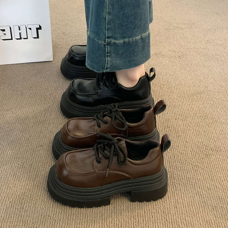 Brittisk stil retro snörskor mångsidiga loafers dam 2025 vår och höst nya tjock klack tjock sula höjdökande bruna små läderskor