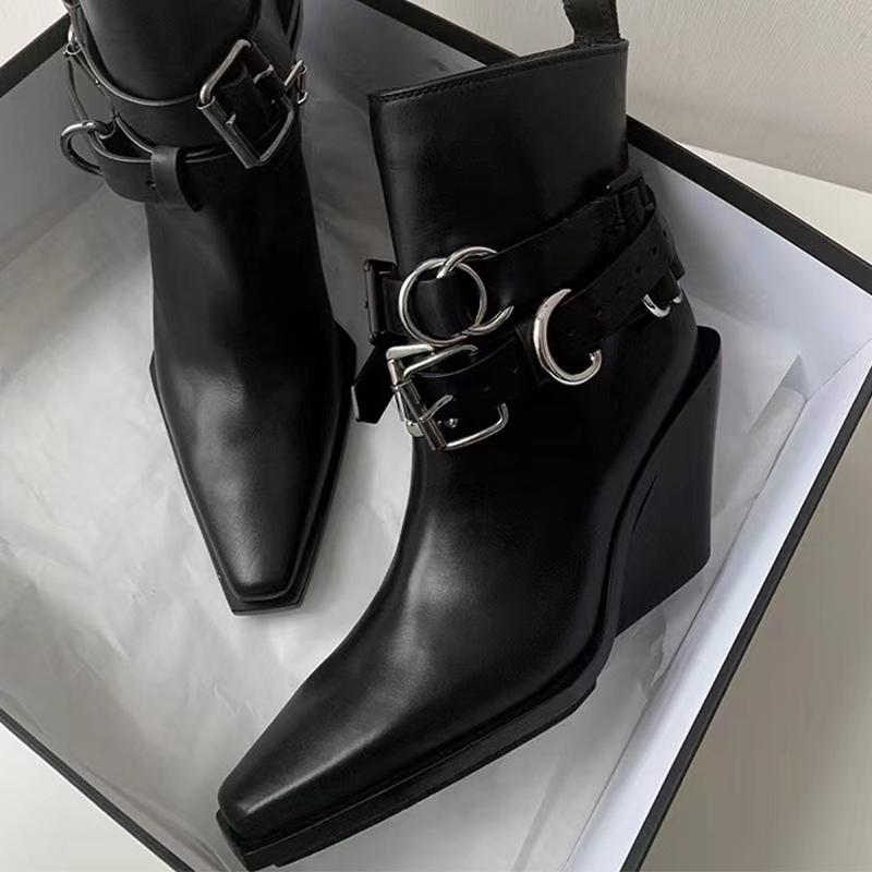 

Дизайнерские ботильоны на танкетке, сексуальные туфли на высоком каблуке с пряжкой, зимние ботильоны челси 2025, новые трендовые модные женские ботинки 38 чёрный