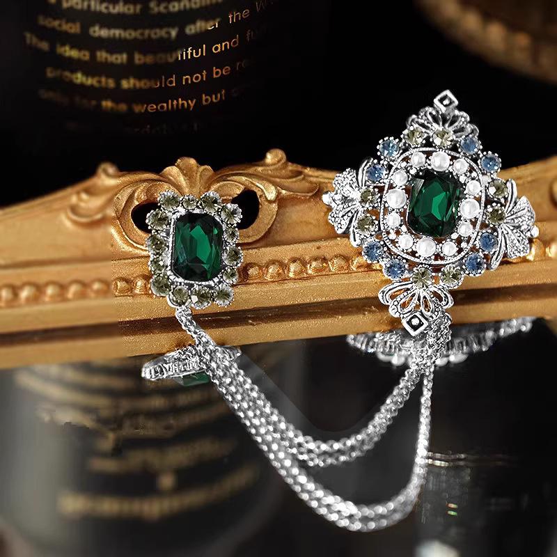 High-End Brosche im Hofstil für Damenkorsagen und Herrenanzüge – Retro-Schnalle Kleidungsaccessoire