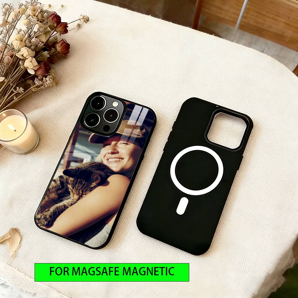 Gisele Bundchen Phone Case Magnetic with Magsafe Wireless Charging For iPhone17,16,15,14,13,12,11 Plus,Pro