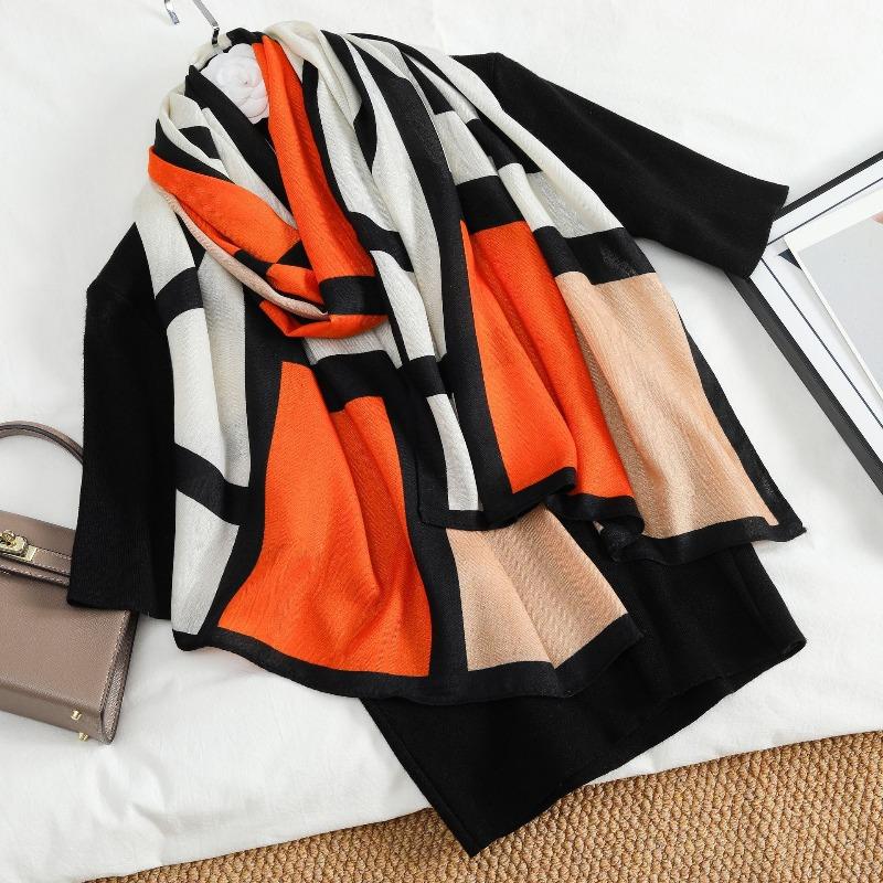 New Contrasting Colors Geometric Pattern Velvet Women's Scarf Autumn and Winter Warm Thin Large Shawl Scarf Scarf Dual-purpose