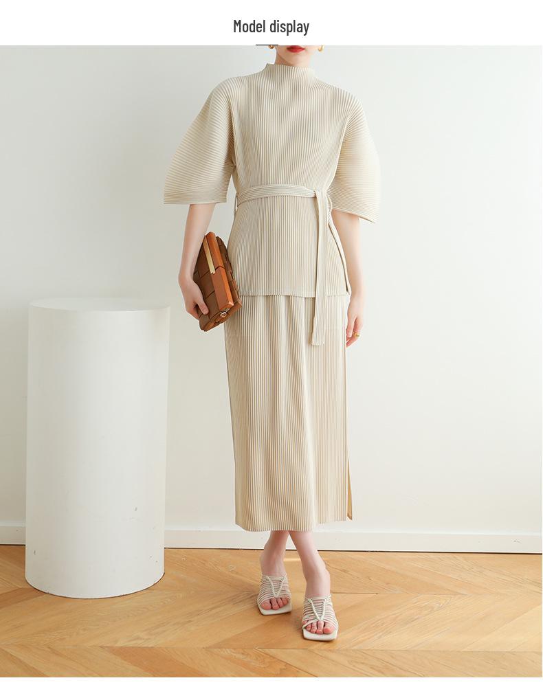 2026 Spring Miyake High-End Pleated Batwing Sleeve Casual Top