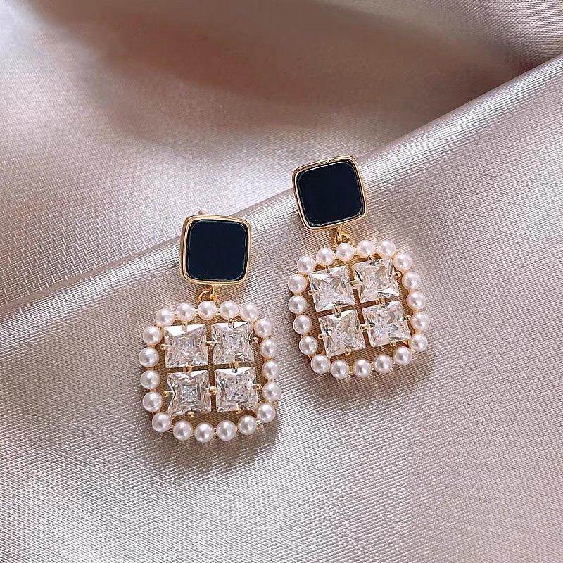 Elegant Black Diamond Silver Needle Earrings: High-End, Fashionable, Versatile Luxury
