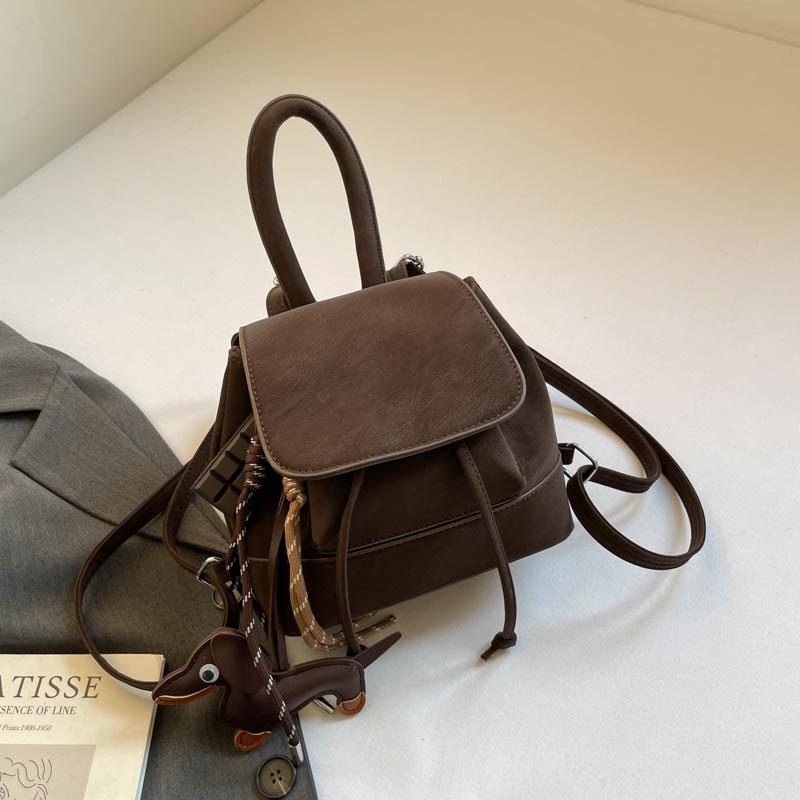 Dual Shoulder Bag, Commuter Backpack, Girlish and Versatile Handbag with a Water Bucket Design
