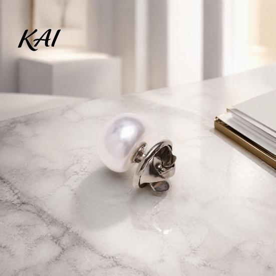 Cardigan Collar Clip 5PCS Pearl Buttons for Women, Clothing Invisible Anti-Exposure Safety Pins, No Anti Slip Scarf Buckle Damage Iron Brooch