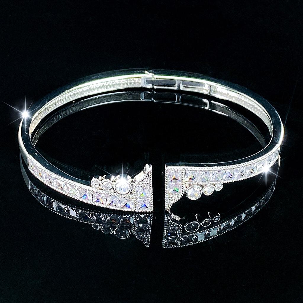 Fashionable, Light and Luxurious, Full of Zirconia, Elegant and Versatile High-end Bracelet for Women