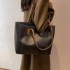 Hot Selling Light Luxury Sewing Thread Pu Zipper Women's Handbag New Fashionable Women's Commuting Shoulder Bag Tote Bag