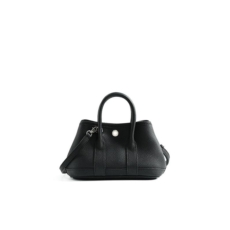 The First Layer of Cowhide Leather Shoulder Messenger Bag Is Small, Exquisite and Small Bag, Niche High-end Office Worker Handbag Bag.