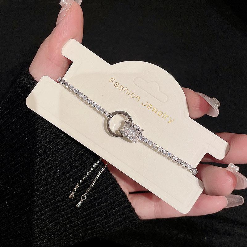 Farbenfrohes Zirkon Verstellbares Quadratisches Armband - Hochwertiger Modischer Damenschmuck mit Nischendesign