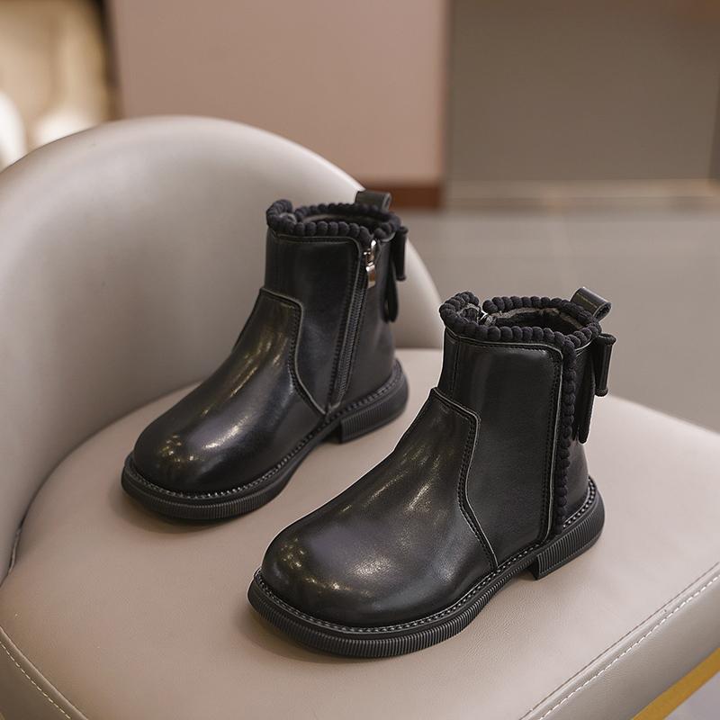 

Короткие ботинки для девочек, круглые нескользящие детские ботильоны с милым бантом, новинка 2024 года, кожаные ботинки челси для девочек с боковой молнией 27 чёрный