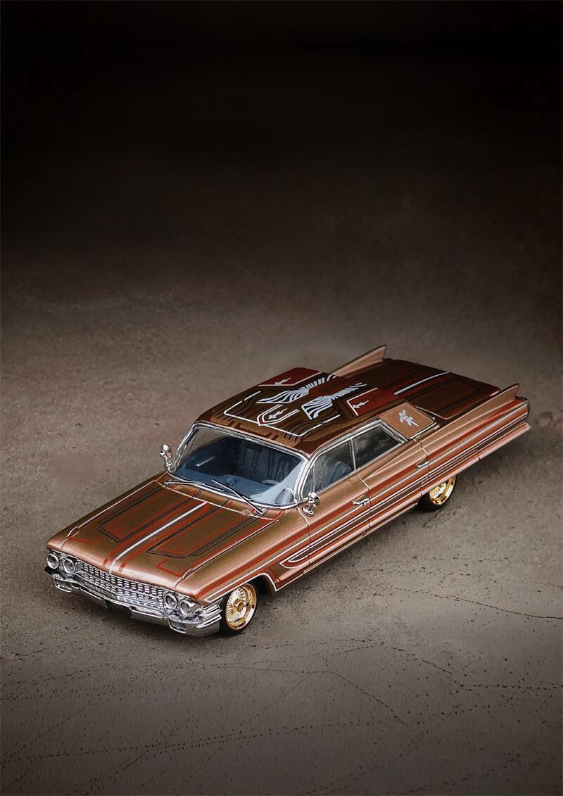 Mk Miniatures 1:64 2003 Suburban / Deville / H2 Diecast Modellauto black