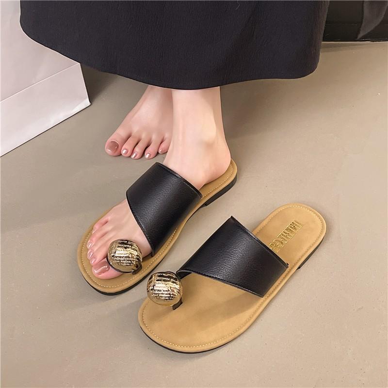 Metal Buckle Toe Slippers for Women In Summer 2025, Flat Bottomed Clip Toe Sandals, Soft Soled Beach Sandals