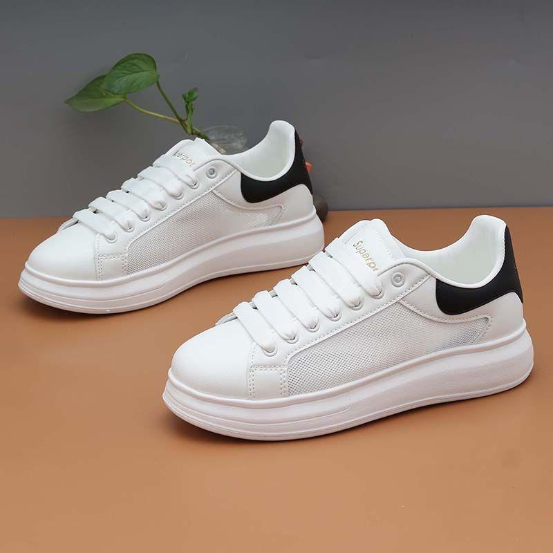 Women'S Fashionable Skate Shoes with a Soft White Sole, Trendy And Comfortable for All Seasons, Lightweight, Non-Slip Lace-Up White Sneakers for Women
