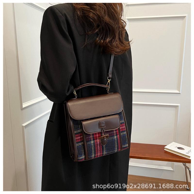 French high-end sense niche retro contrasting color backpack women's fashion commuter single shoulder crossbody portable multi-purpose backpack bag