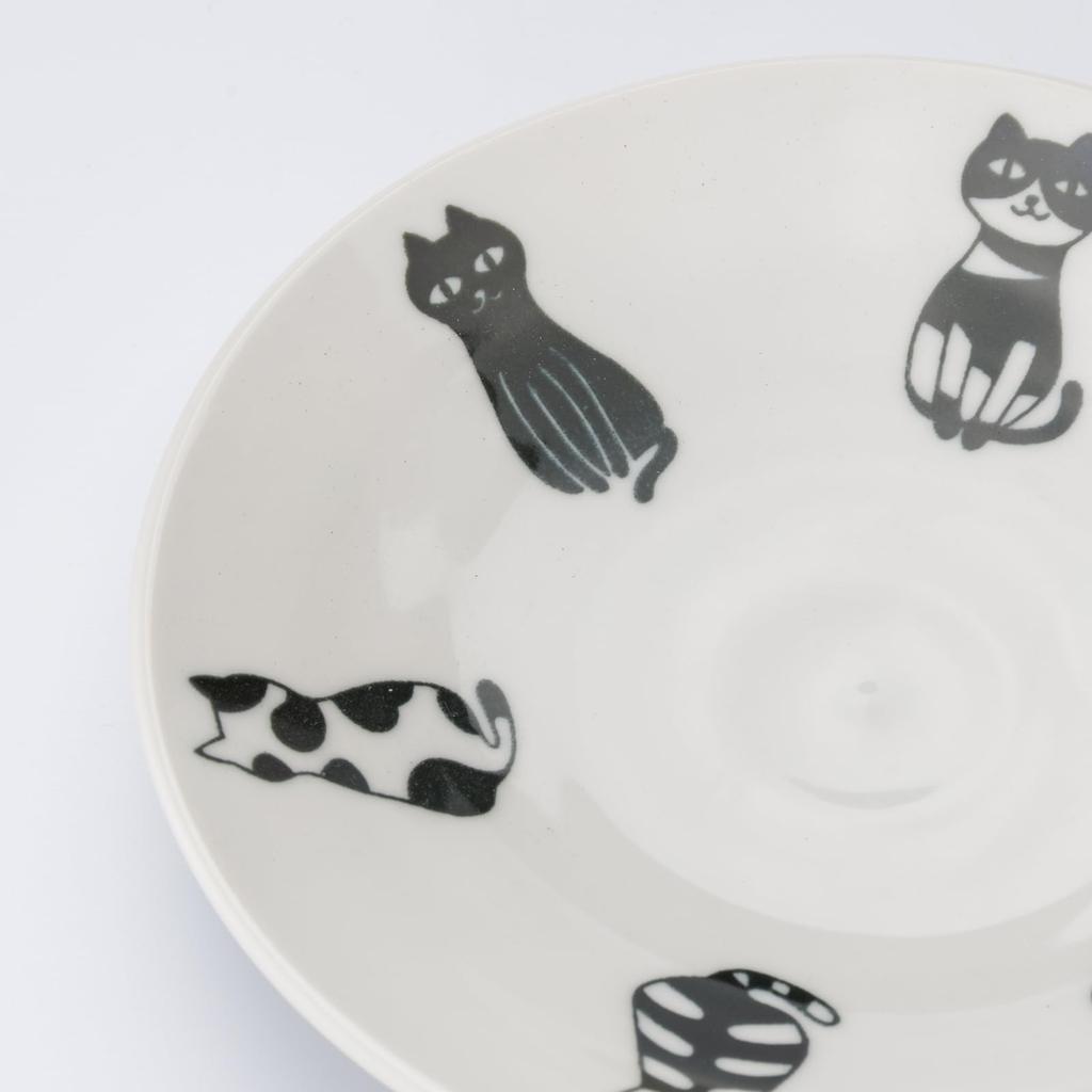 Mino ware side and small set of approximately 14cm in microwave and dishwasher featuring a sitting cat made in product number plates, plates, plates,