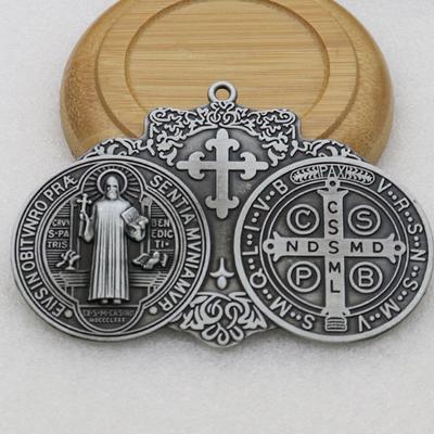 Krikščionių kryžių kabantis ornamentas Unikalus religinis senovinis metalinis raktų pakabuko pakabukas, skirtas maldos karolių žavesiui
