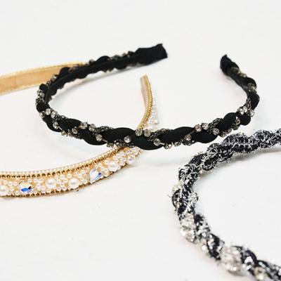SORRY TOO MUCH LOVE Twist Jewel Hairband_Black