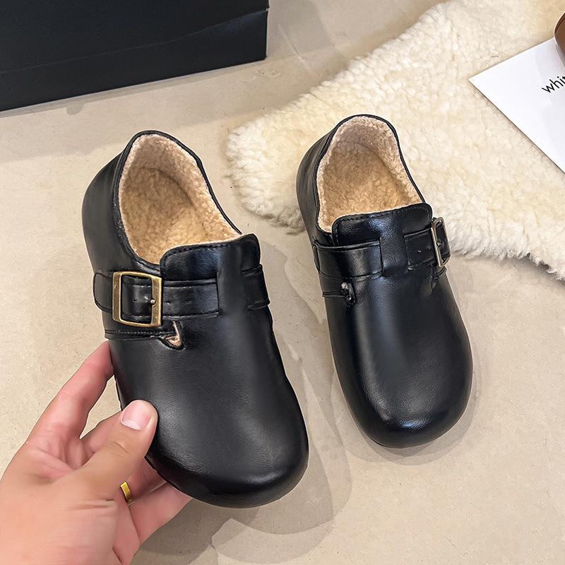 Fashion leather velvet women s new autumn and winter soft sole retro warm waterproof single shoes fluffy shoes 41 чёрный 2570₽