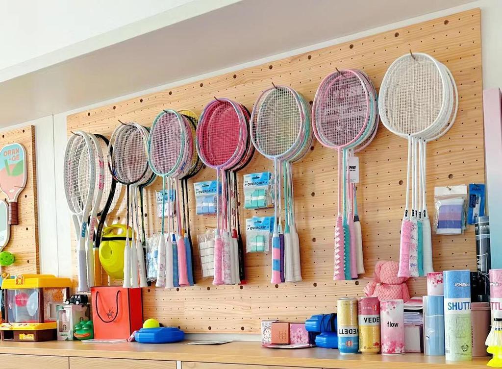 Wall-Mounted Racket Display: Badminton and Tennis Storage Hook