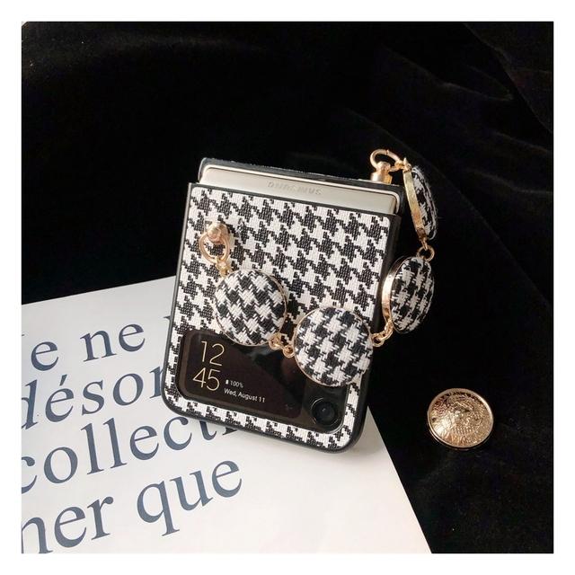 

Шикарный и элегантный портативный браслет с кнопкой «гусиные лапки» из искусственной кожи, чехол для телефона Samsung Galaxy Z Flip 3 4 5g, жесткий чехол из ПК For Samsung Z Flip 4