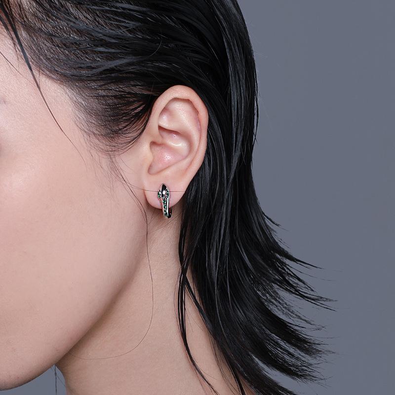 Personalized Spirit Snake Earrings Simple Fashion Creative Ear Buckle Design Niche Hip-hop Punk Women's Dainty Daily Wear Earrings