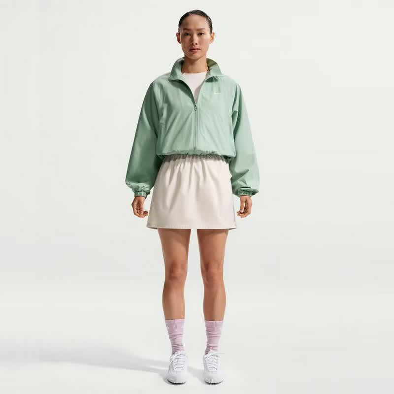 Nike Women's Outdoor Fitness Thin Woven Jacket