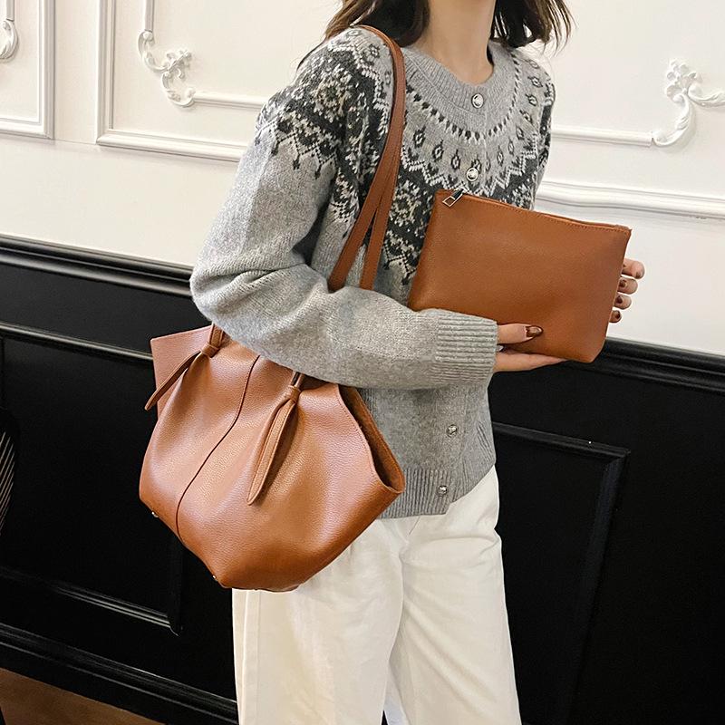 Trendy Tote Hand-held Wing Bag with Large Capacity for Commuting