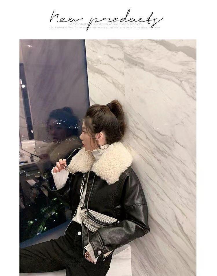 Women's Retro Black Leather Coat with Lambswool Collar - Autumn/Winter Fleece-Lined Motorcycle Jacket