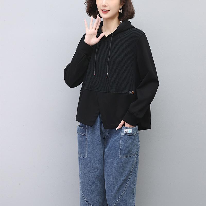 2024 Women's Chic Two-Piece Set: Loose Slimming Sweatshirt & Jeans for Spring/Autumn