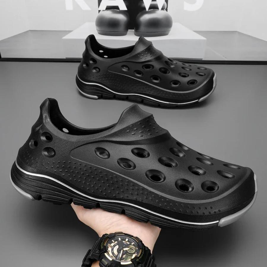 

A Pair of Summer Wear-Resistant Clogs, Casual and Versatile Non-Slip Beach Shoes, Men s Sports Fashionable Men s Shoes Slippers 46 чорний