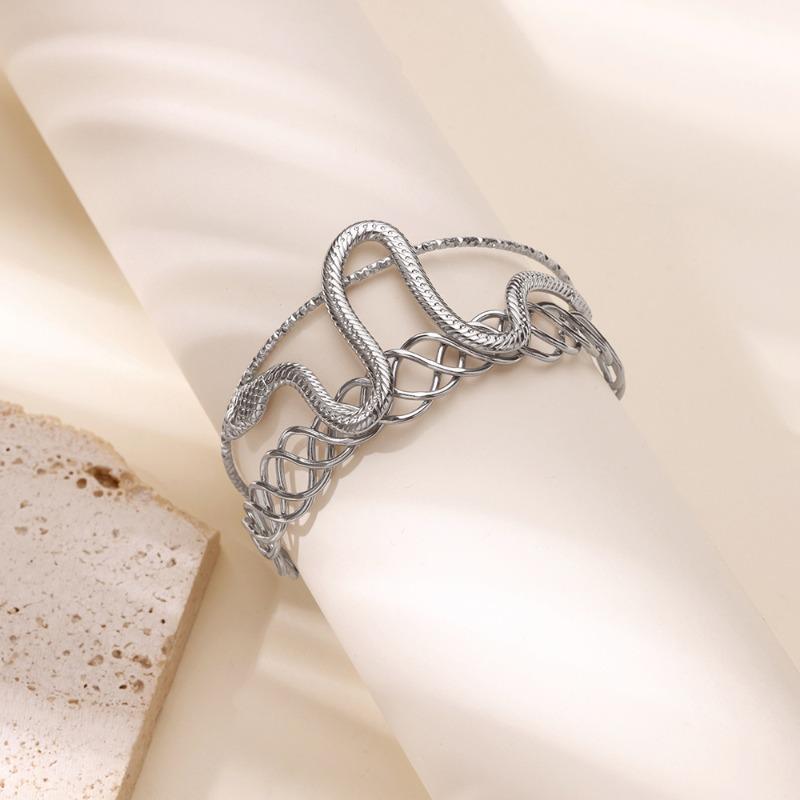 

Новый легкий роскошный полый браслет-змея классический универсальный из нержавеющей стали летний с передовым чувством нишевый браслет личность