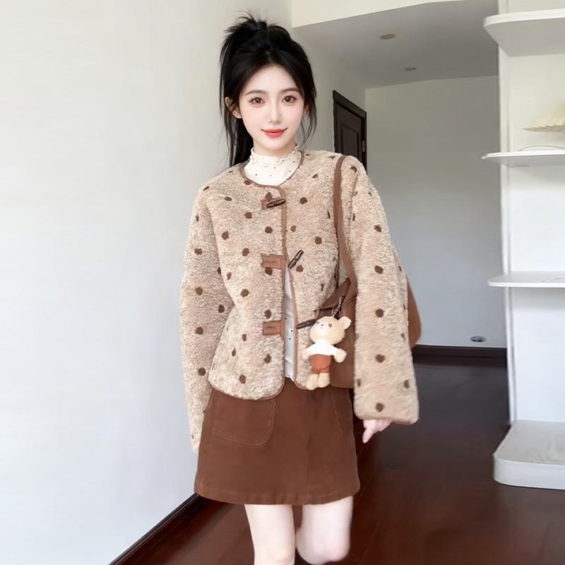 Lambswool Suede Towel with Embroidered Design – 500g Premium Fur S