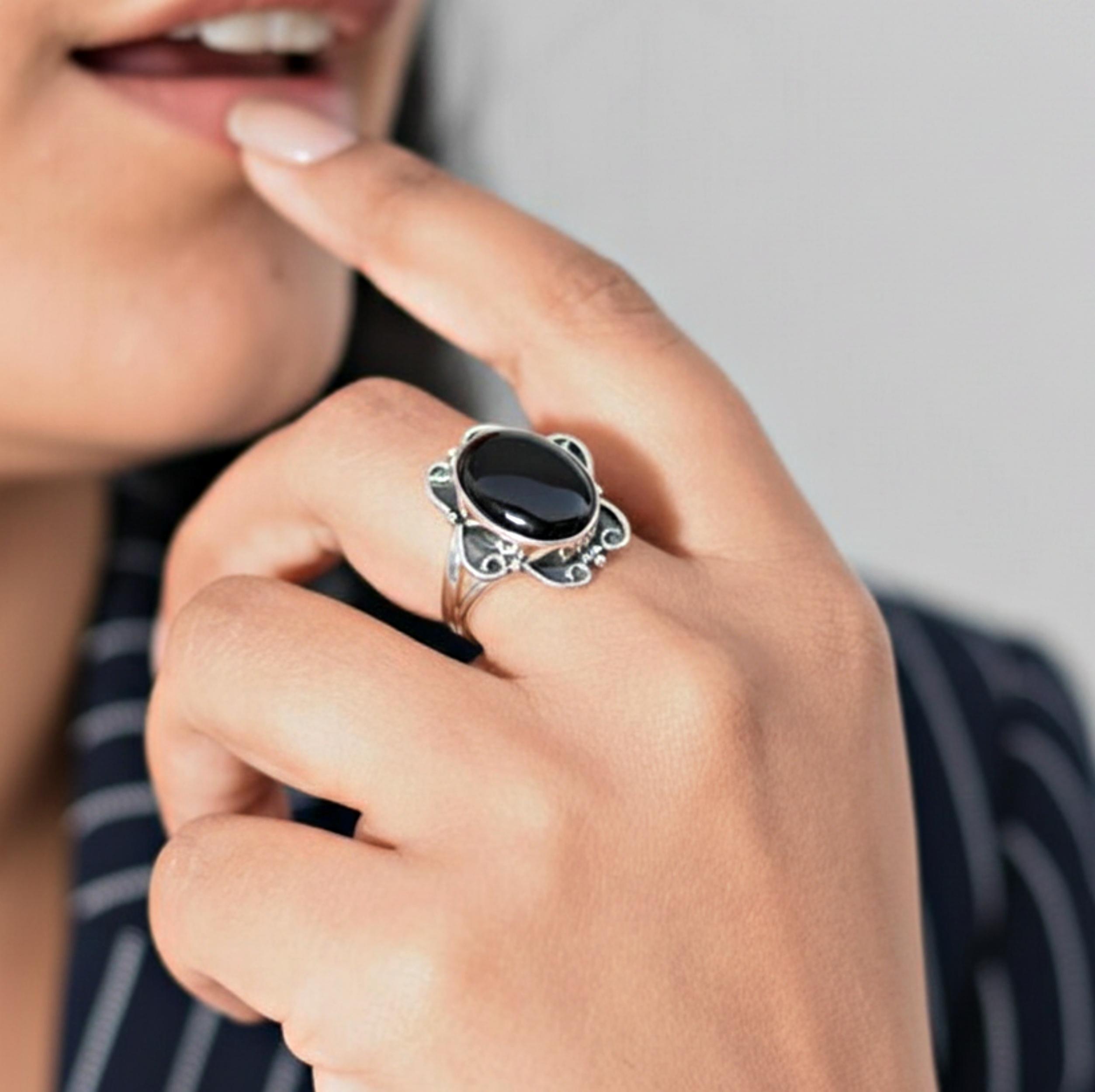 

Handmade Black Onyx Flower Ring, 925 Sterling Silver, Minimalist Bohemian Statement Ring, Gift for Her 12 срібний